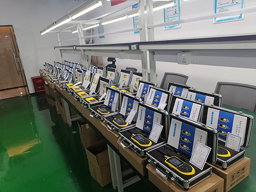 便攜泵吸式多合一燃?xì)饧映魟z測(cè)儀 便攜泵吸式多合一燃?xì)饧映魟z測(cè)儀